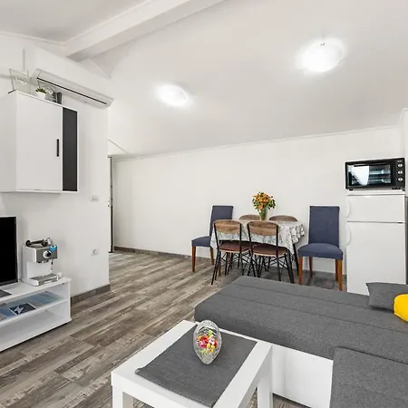 Apartment Marlera With Sea View *